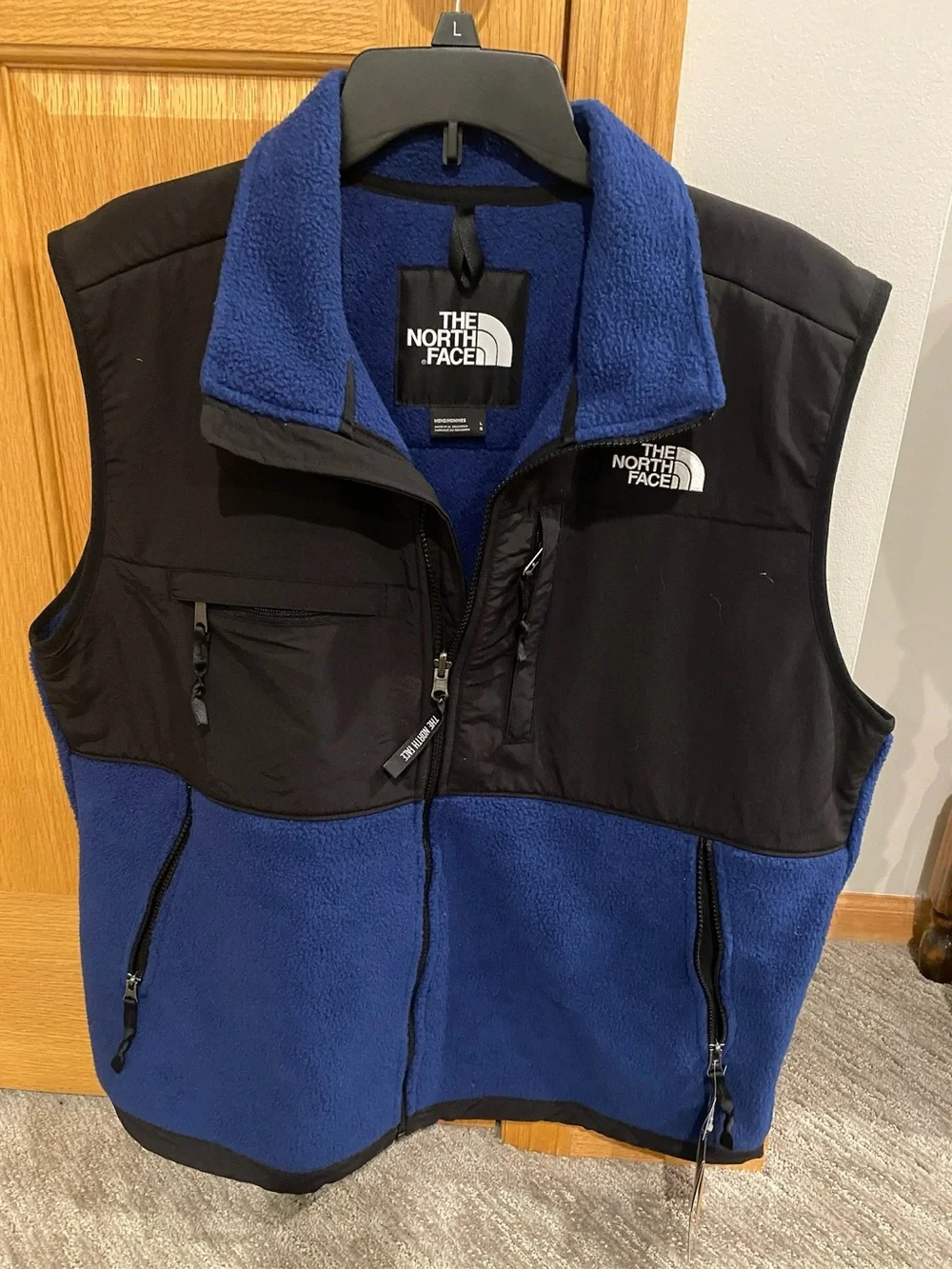 NWT The North Face Estate Blue and Black Retro Denali Vest - Men's Size Large